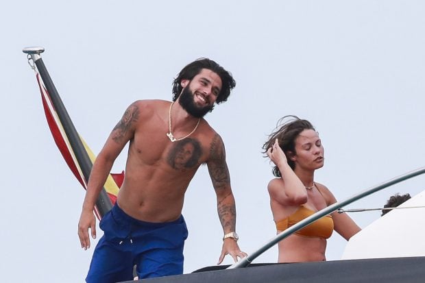 Jota Peleteiro y Jessica Bueno en Ibiza. / Gtres