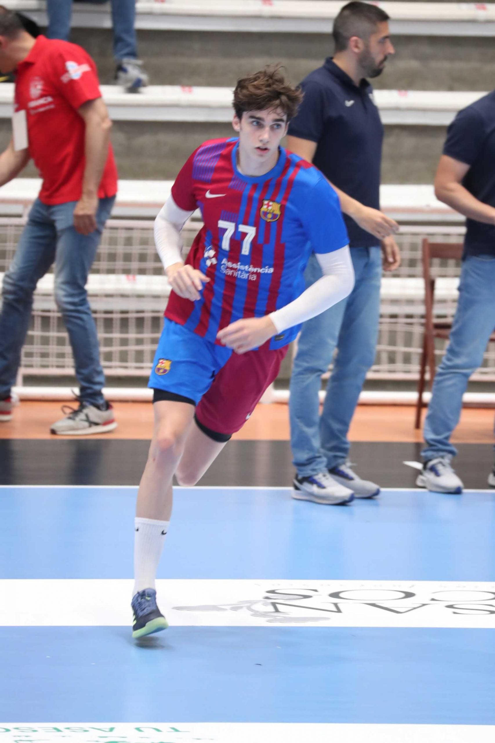 Pablo Urdangarin jugando a balonmano / Gtres