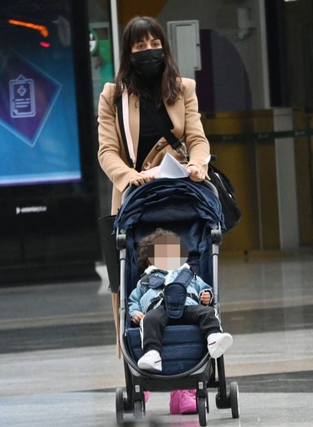 Hiba Abouk con su hijo / Gtres