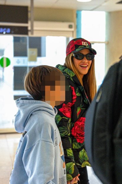 Shakira rumbo a Nueva York con sus hijos / Gtres