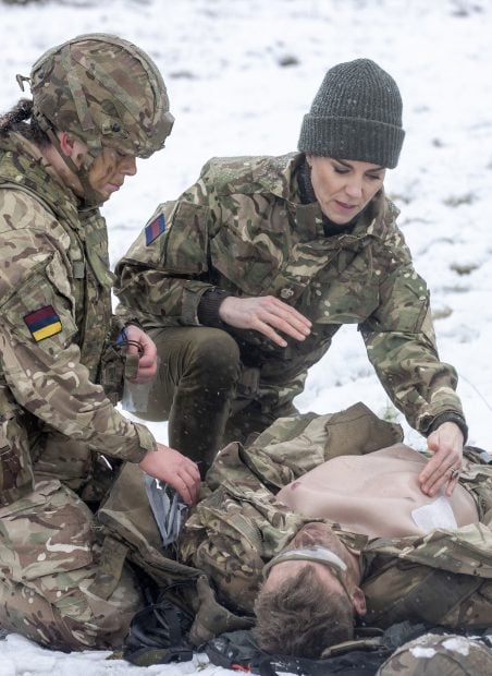 Catalina Middleton, vestida de militar en un simulacro. / Gtres