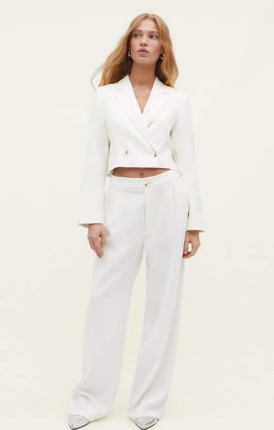 El traje cropped de Stradivarius perfecto para ir de bautizo o comunión a un precio de risa