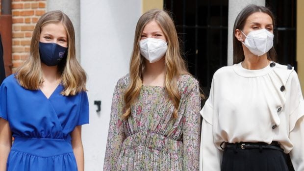 La Princesa Leonor junto a la infanta Sof&iacute;a y la Reina Letizia / Gtres