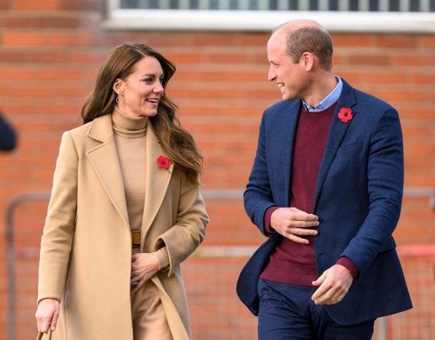 Kate Middleton y el pr&iacute;ncipe Guillermo en actitud cari&ntilde;osa / Gtres