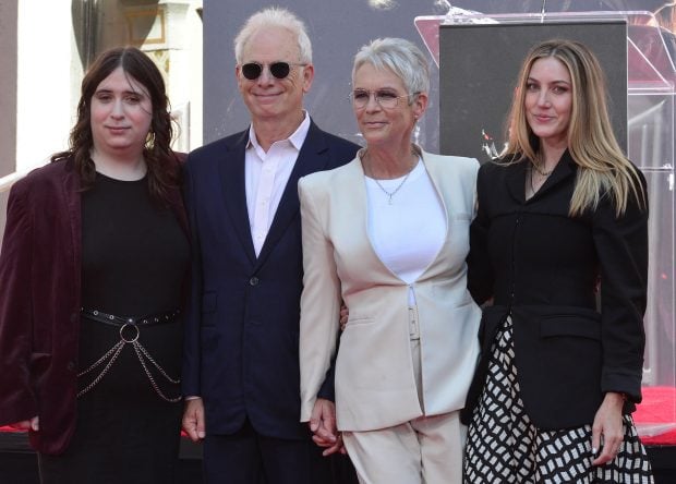 Jamie Lee Curtis, sus hijas y su marido / Gtres