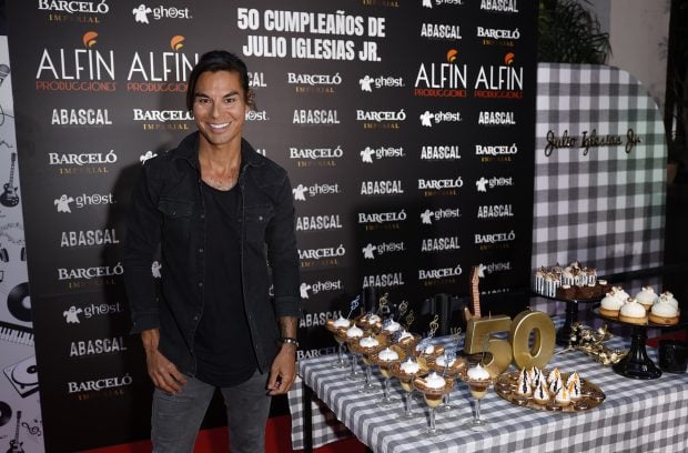 Julio Jos&eacute; Iglesias en el photocall de su cumplea&ntilde;os. / Gtres