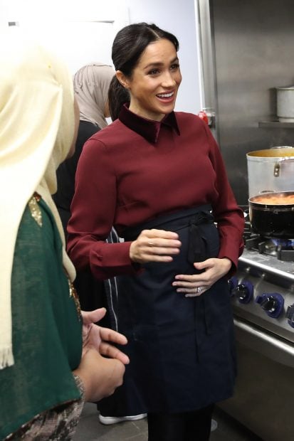 Meghan Markle en una cocina de Londres. / Gtres