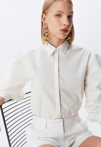 La camisa blanca de la nueva colecci&oacute;n de Sfera