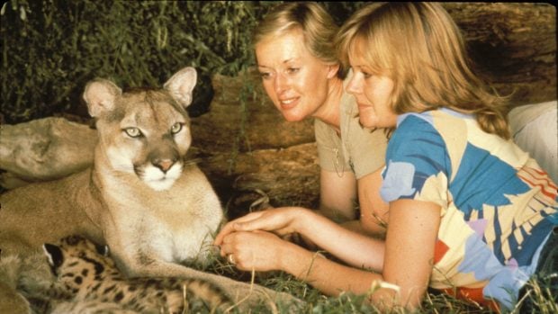 Melanie Griffith junto a su madre durante un acto p&uacute;blico / Gtres