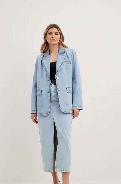La novedad de esta primavera: la blazer vaquera que arrasa en NA-KD
