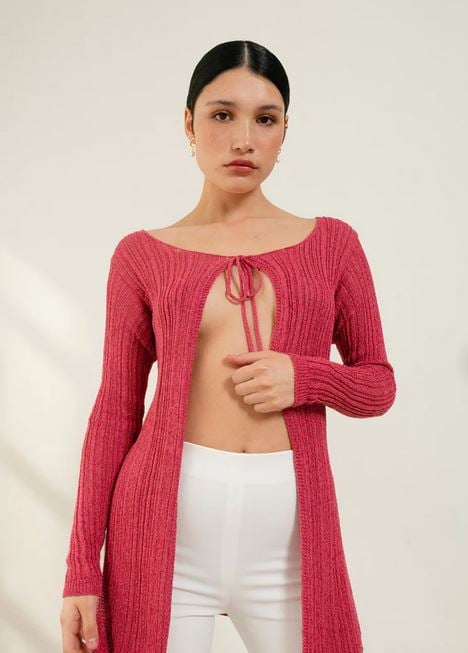 Alohas arrasa con este top de punto: ideal para una noche de primavera en una terrazita