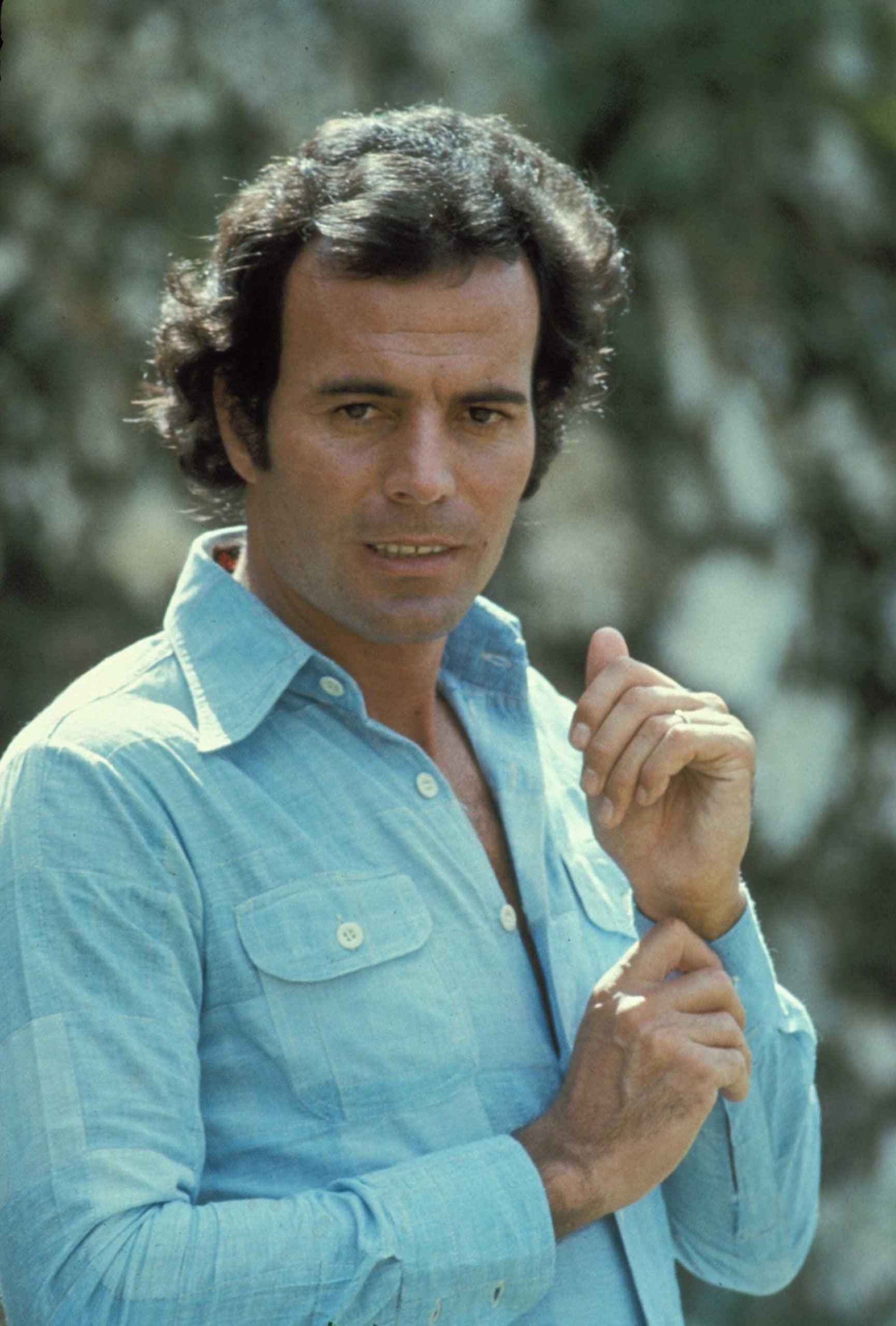 Julio Iglesias posando en la d&eacute;cada de los setenta / Gtres