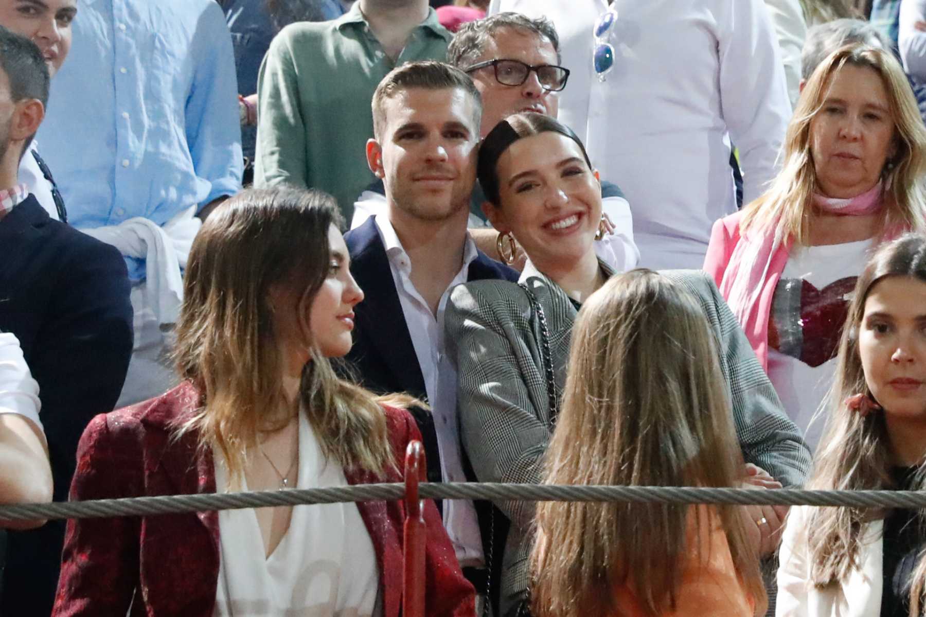 Alba D&iacute;az junto a su novio en Navalcarnero / Gtres