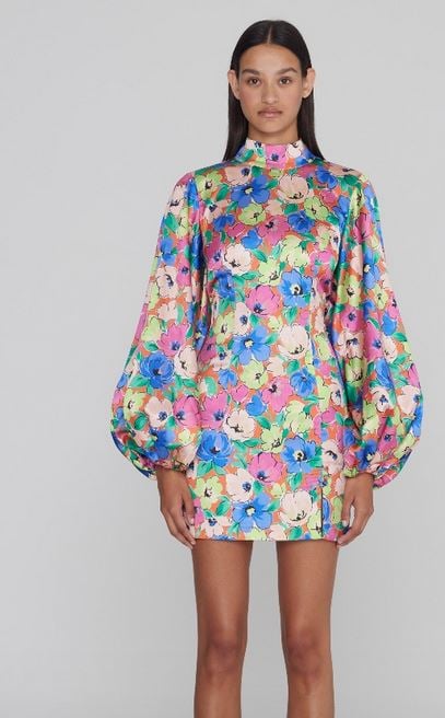 La influencer Sara Baceiredo atrapa todas las miradas en sus redes sociales con este vestido de flores