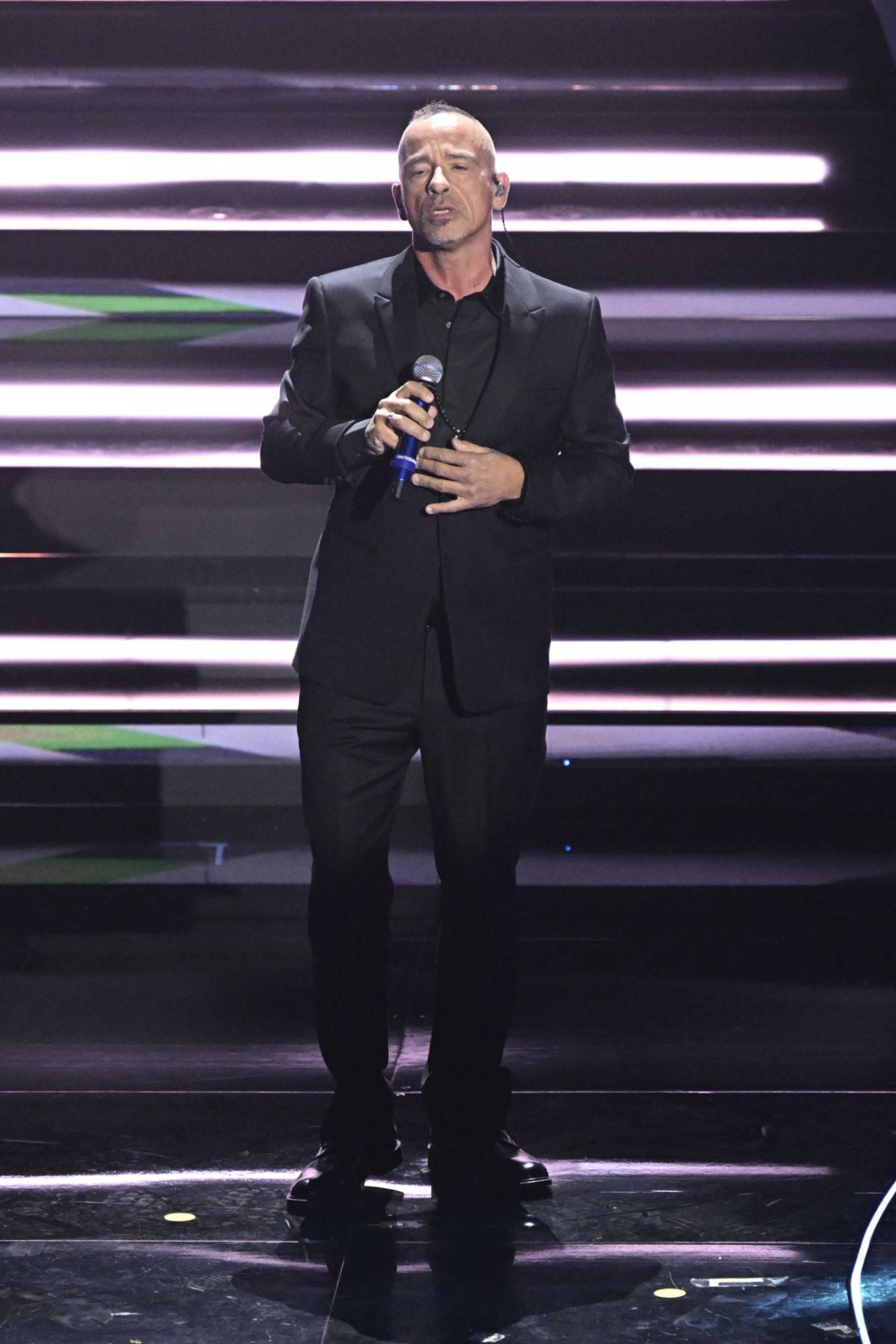 El cantante Eros Ramazzotti durante un concierto / Gtres