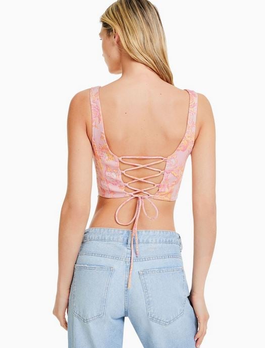 El cors&eacute; que llevar&iacute;as a una fiesta y pega con cualquier jeans