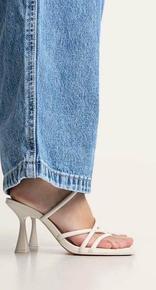 Así son las nuevas sandalias de Stradivarius: su color pega con todo