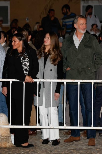 El Rey Felipe VI, la Reina Letizia y la Princesa de Asturias Leonor de Borbón durante su visita a Chinchón / Gtres