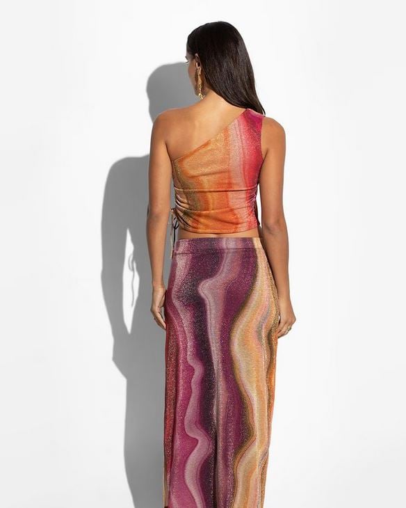 El Corte Ingl&eacute;s arrasa en ventas con esta falda multicolor que te pondr&aacute;s con todo: estiliza tus caderas