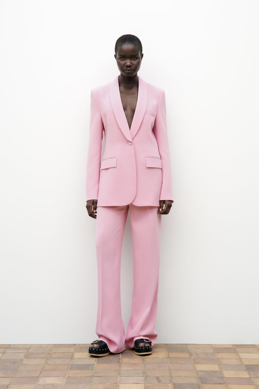 Esta blazer de Zara sirve para cualquier evento: sienta genial y da forma en los hombros