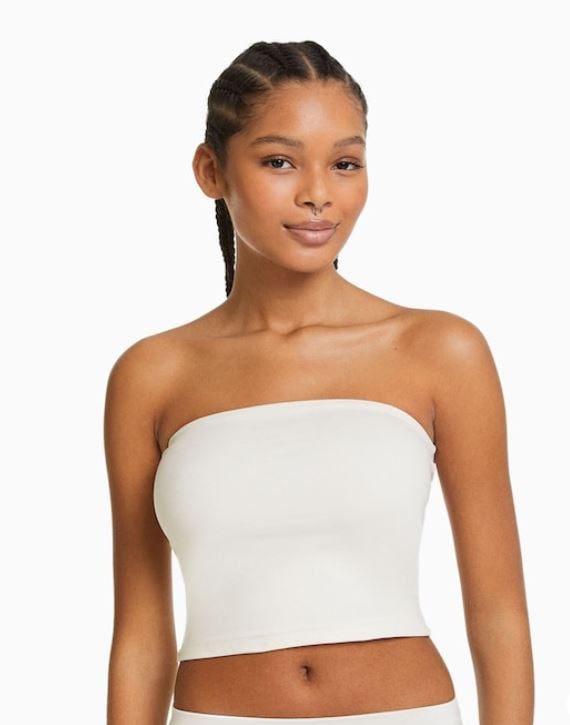 Este top de Bershka es una apuesta segura: pega con todo y es baratísimo