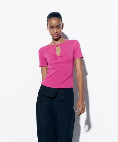 Zara apuesta por lo b&aacute;sico y saca una nueva colecci&oacute;n de camisetas: as&iacute; son las 10 mejores