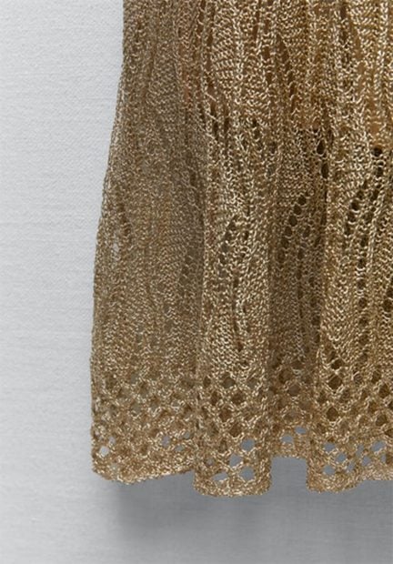 Vestido al detalle de Zara / Zara