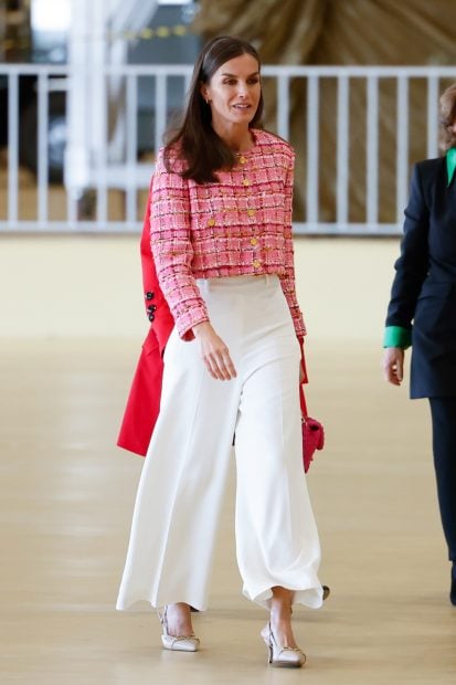 La Reina Letizia apuesta por el rosa / Gtres