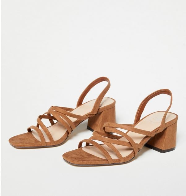 Sfera apuesta por lo c&oacute;modo con estas sandalias que arrasar&aacute;n esta primavera
