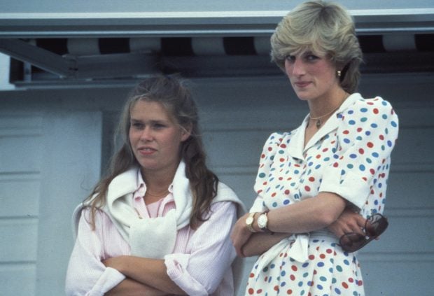 Diana de Gales junto a Lady Sarah Armstrong Jones. / Gtres