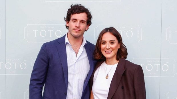 Tamara Falc&oacute; e I&ntilde;igo Onieva en un photocall / Gtres