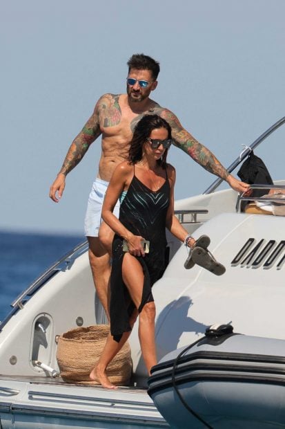 Olga Moreno y Agust&iacute;n Etienne en un barco / Gtres