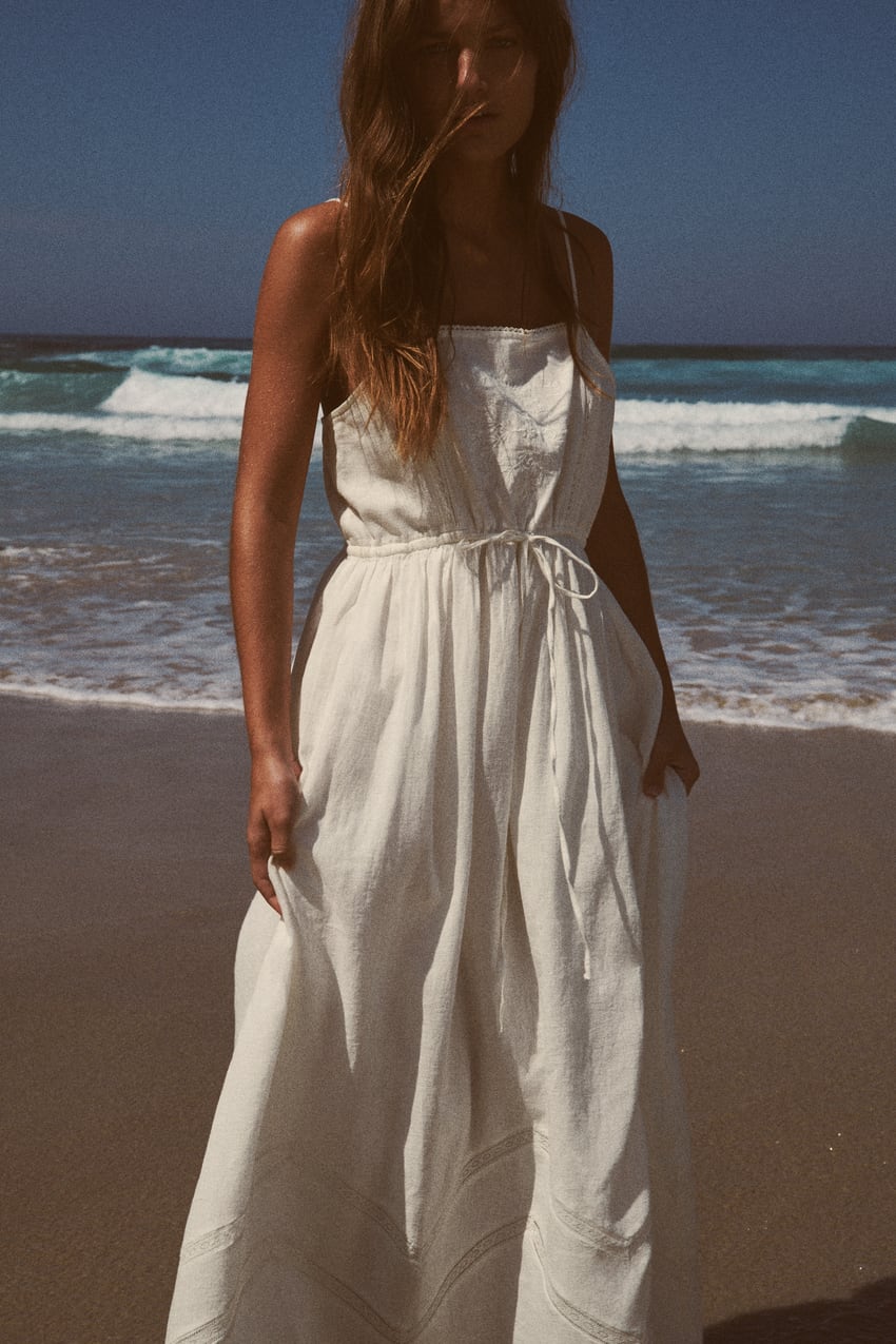 El vestido blanco de Zara que va a ser una aut&eacute;ntica plaga este verano: est&aacute; volando