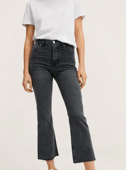 Mango outlet tiene los vaqueros que hacen tipazo por sólo 10 euros