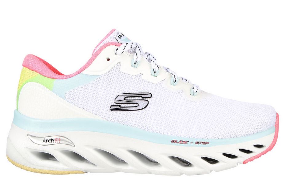 Rebajas brutales en Skechers: las 7 mejores sandalias y zapatillas para caminar