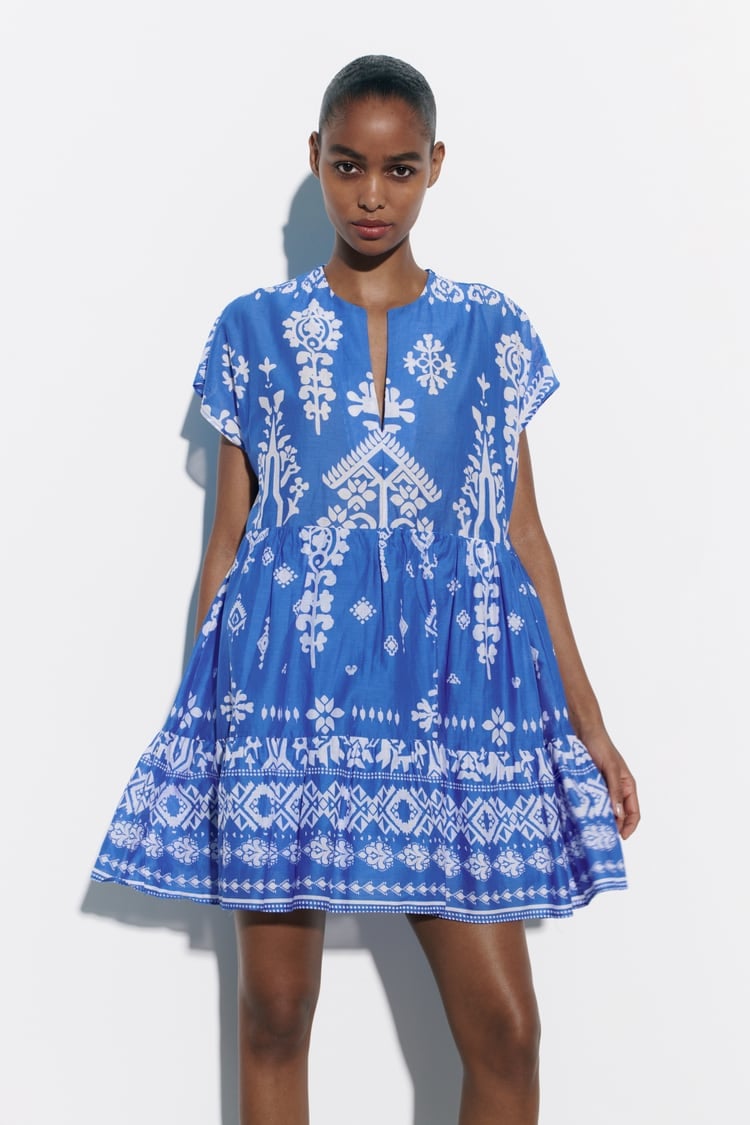 Las 10 prendas de Zara imprescindibles para este verano: vestidos, sombreros, sandalias...