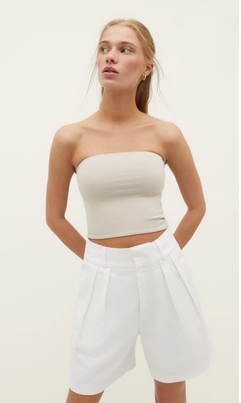 4 tops básicos de Stradivarius que te harán más fácil tus salidas