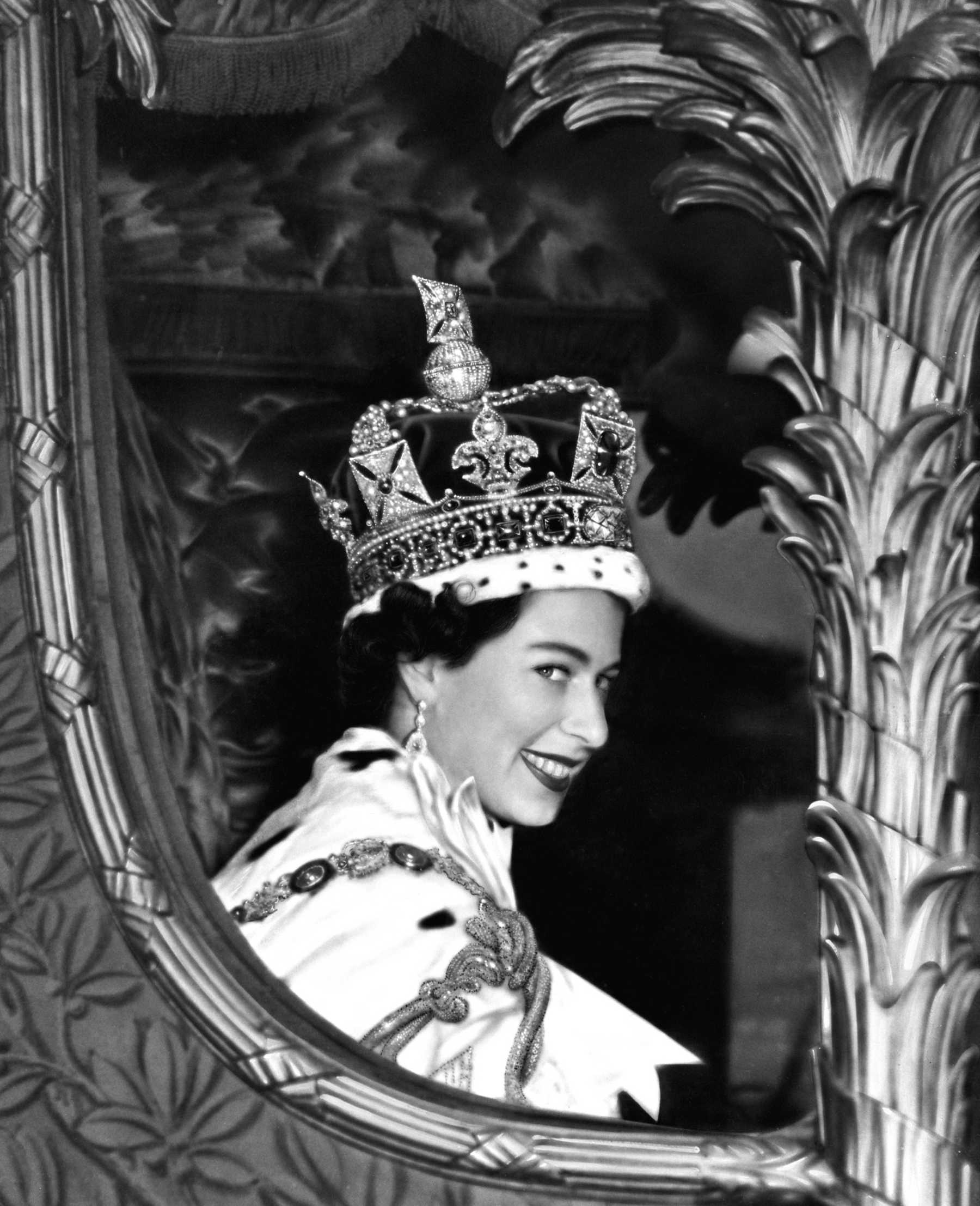 La Reina Isabel II en el día de su coronación / Gtres