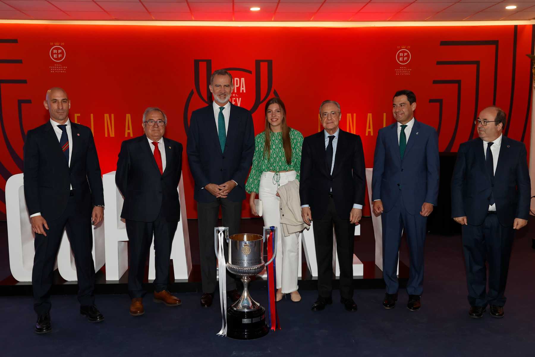 La Infanta Sofía y el Rey Felipe VI en la final de la Copa del Rey / Casa Real