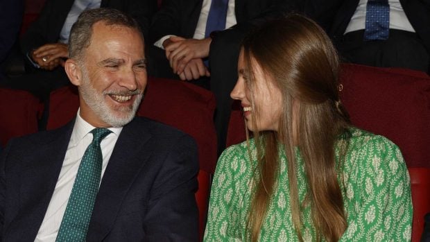 La Infanta Sof&iacute;a y el Rey Felipe VI en la final de la Copa del Rey / Casa Real