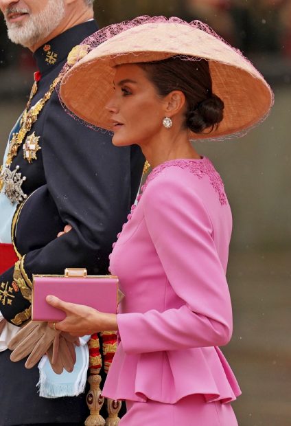 La Reina Letizia en la coronaci&oacute;n de Carlos III / Gtres