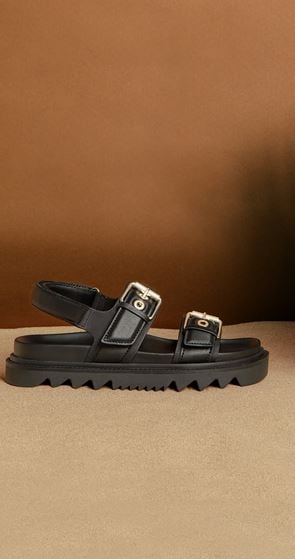 Han llegado a Stradivarius: las sandalias m&aacute;s bonitas ya se venden