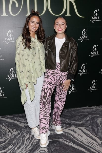 Roc&iacute;o Flores y Gloria Camila Ortega en un photocall. / Gtres