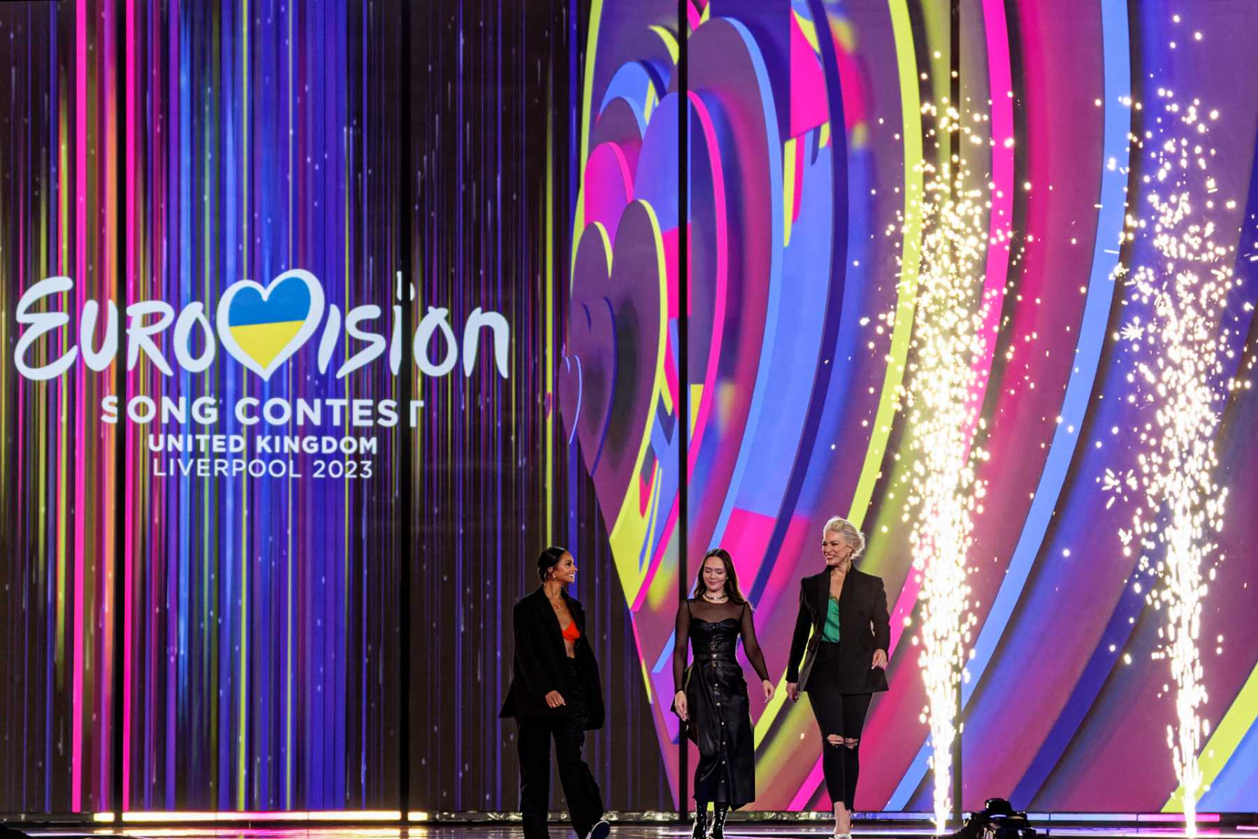 Julia Sanina, Alesha Dixon y Hannah Waddingham durante la primera semifinal de Eurovisi&oacute;n 2023 / Gtres