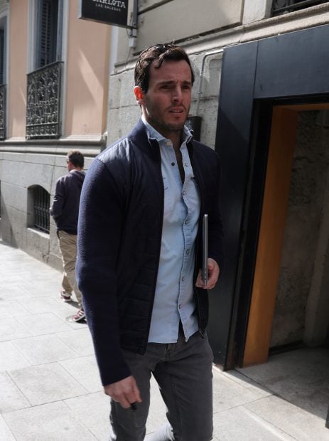 &Iacute;&ntilde;igo Onieva paseando por Madrid frente a las c&aacute;maras de Gtres. / Gtres