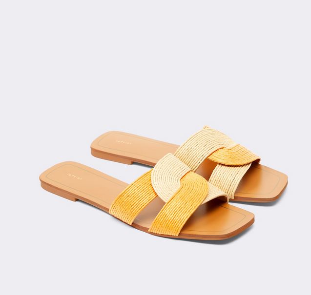 Las sandalias que llevan todas las pijas del barrio de Salamanca est&aacute;n en Lefties por menos de 20 euros
