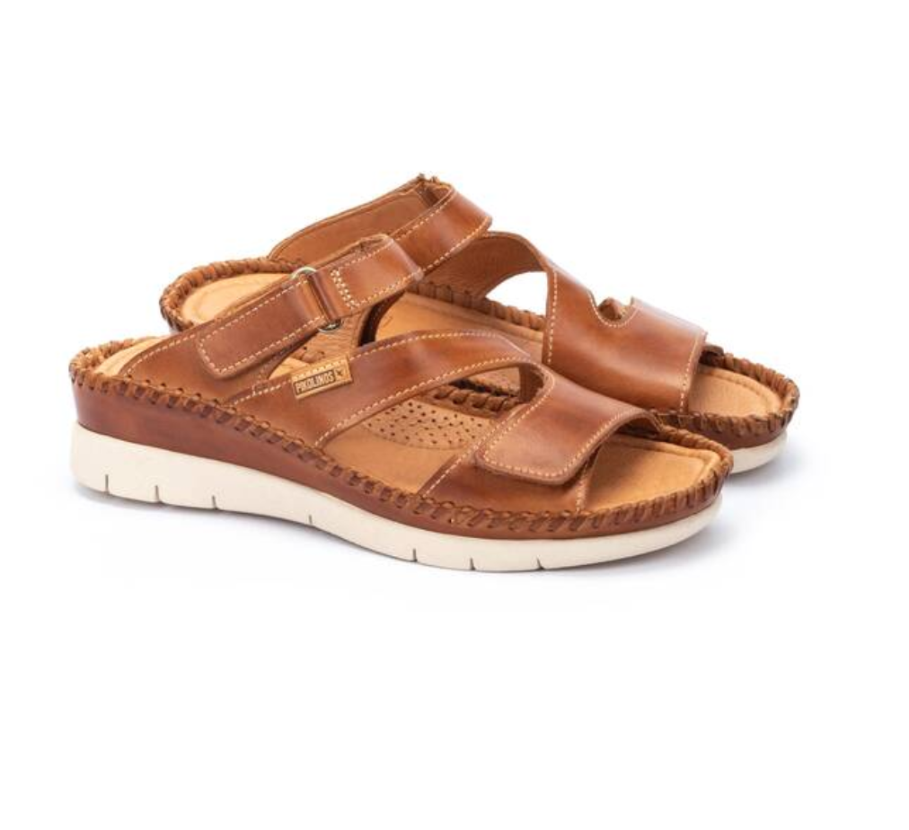 Pikolinos también tiene sandalias que pegan con todo: estas son perfectas