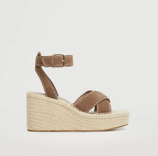Mango Outlet se pasa el juego con estas sandalias cu&ntilde;a de piel: calidad-precio van de la mano