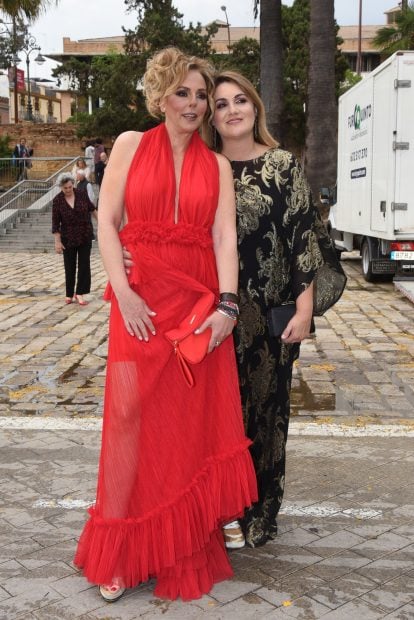 Roc&iacute;o Carrasco y Carlota Corredera en Sevilla. / Gtres