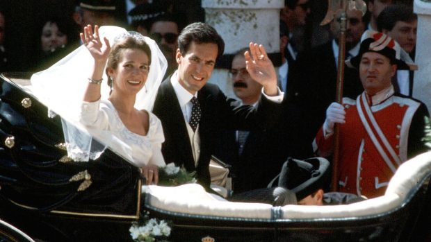 Infanta Elena y Jaime de Marichalar el d&iacute;a de su boda / Gtres
